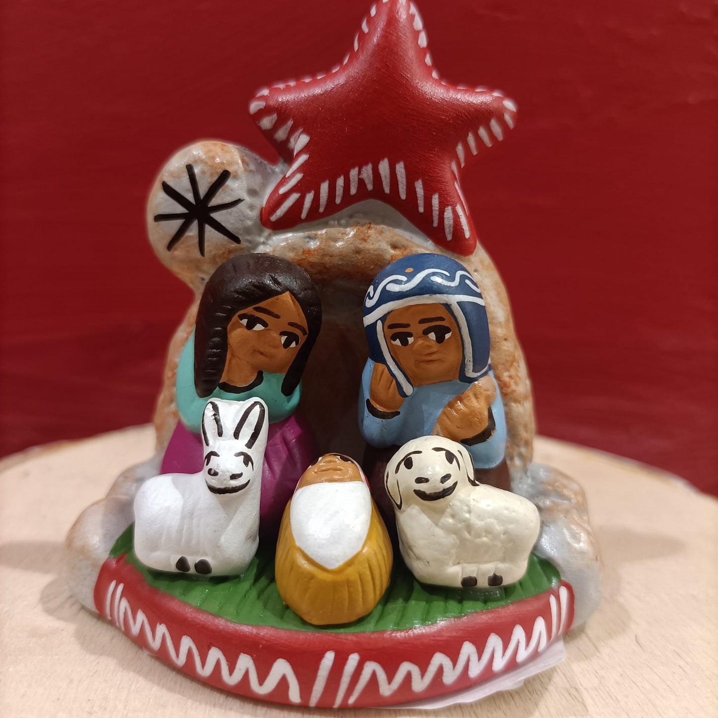 presepe in terracotta fatto a mano e dipinto a mano con piccola stella