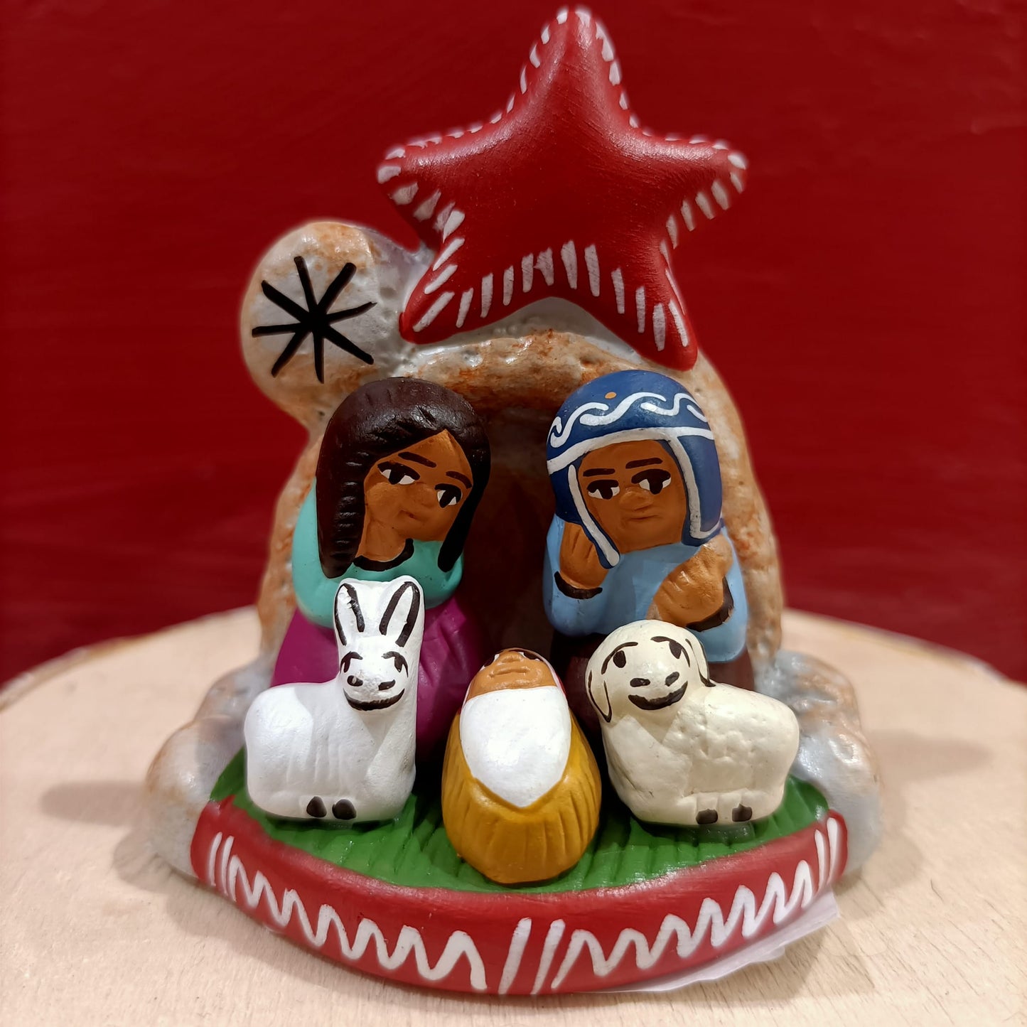 presepe in terracotta fatto a mano e dipinto a mano con piccola stella
