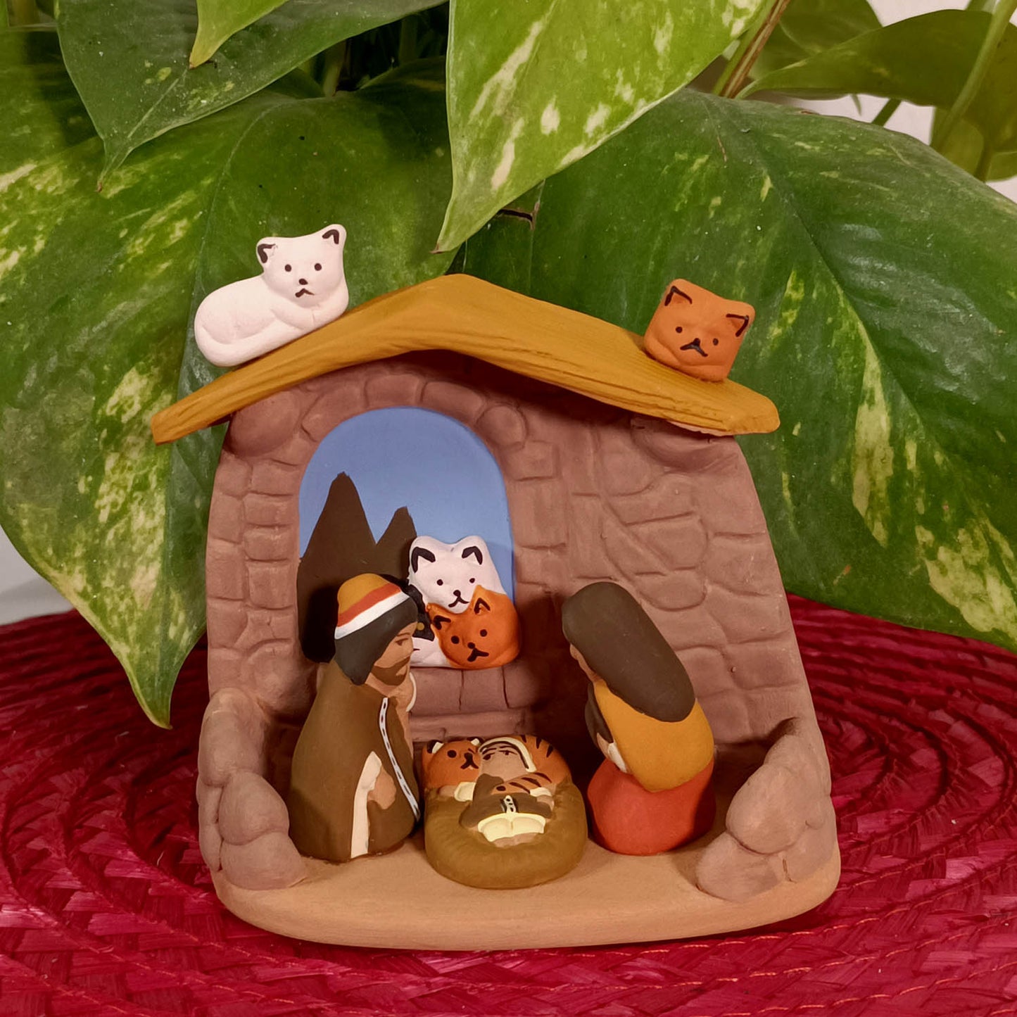 tenero presepe compatto in terracotta con tanti gattini