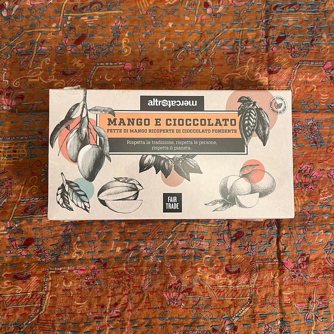 mango ricoperto di cioccolato fondente