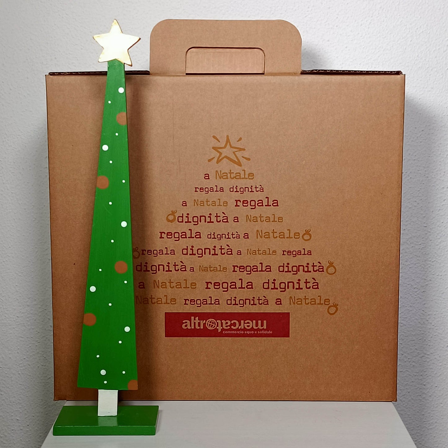 scatola natalizia in cartone Altromercato